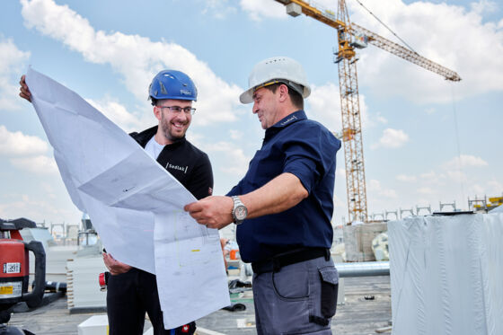 Planlesen am Bau